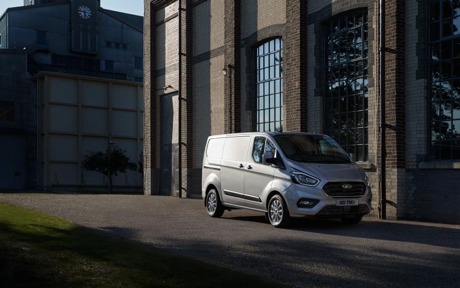  Ford Transit Custom PHEV LWB 2018 года  (EU) (фото 7 из 10)